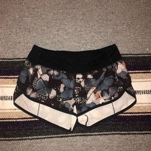 LULULEMON SPEED UP SHORT 2.5”